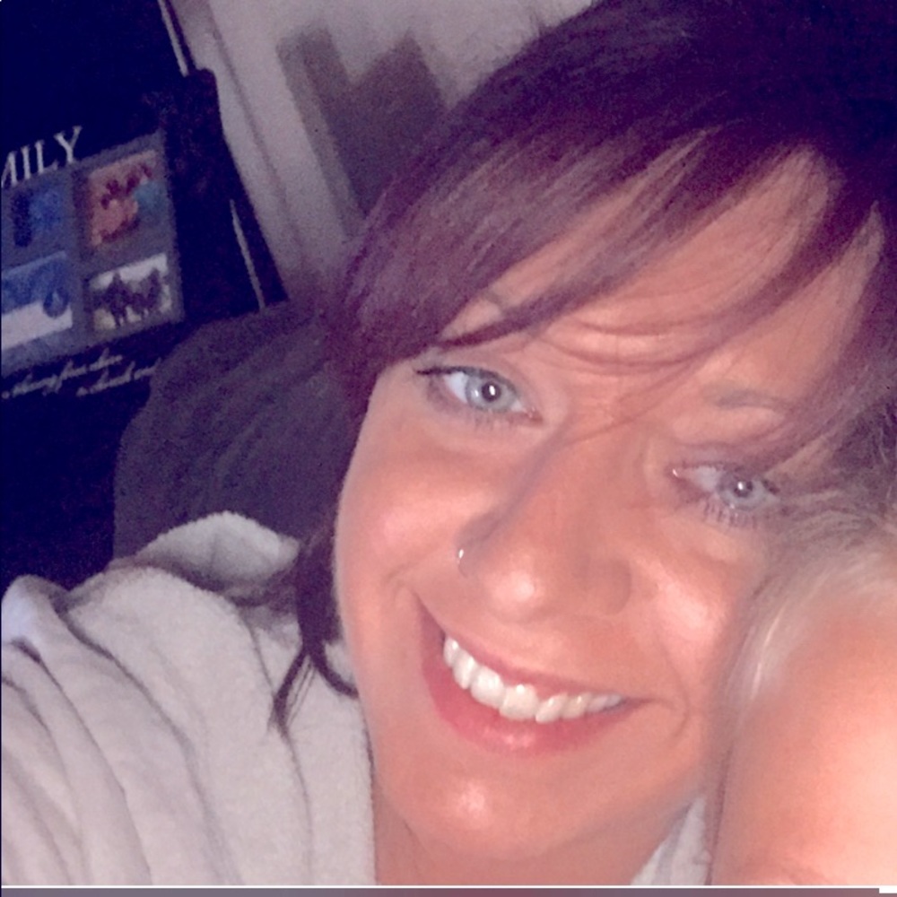 Meet your Posher, Elyse